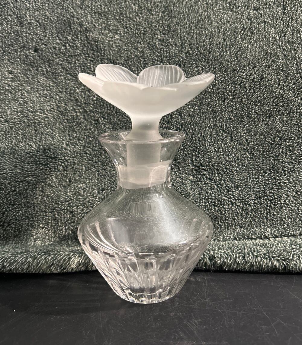 Lalique Style Crystal Anemone Perfume Bottle With Stopper Sculpture